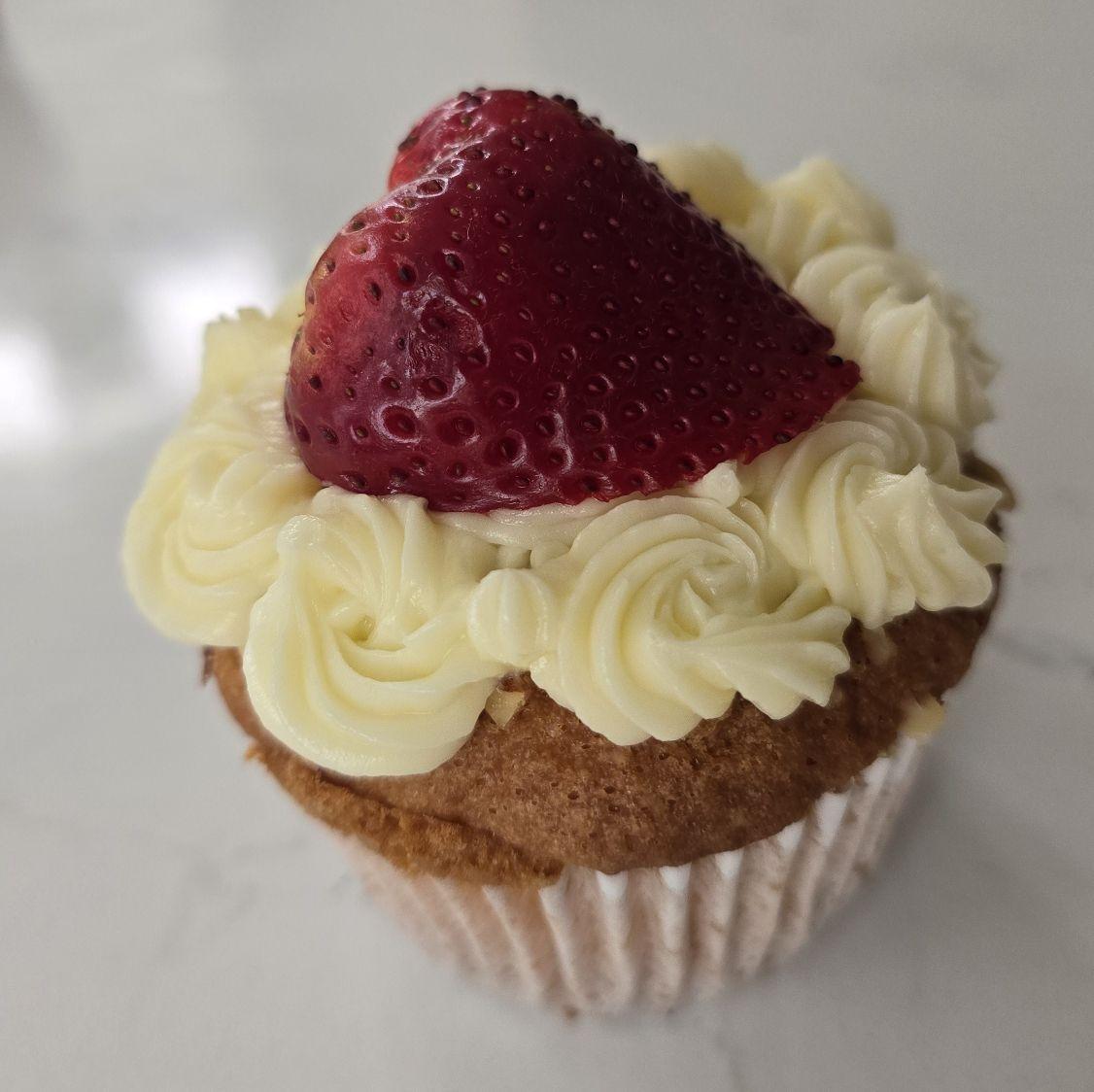 Strawberry & Vanilla Cupcakes Strawberry & Vanilla