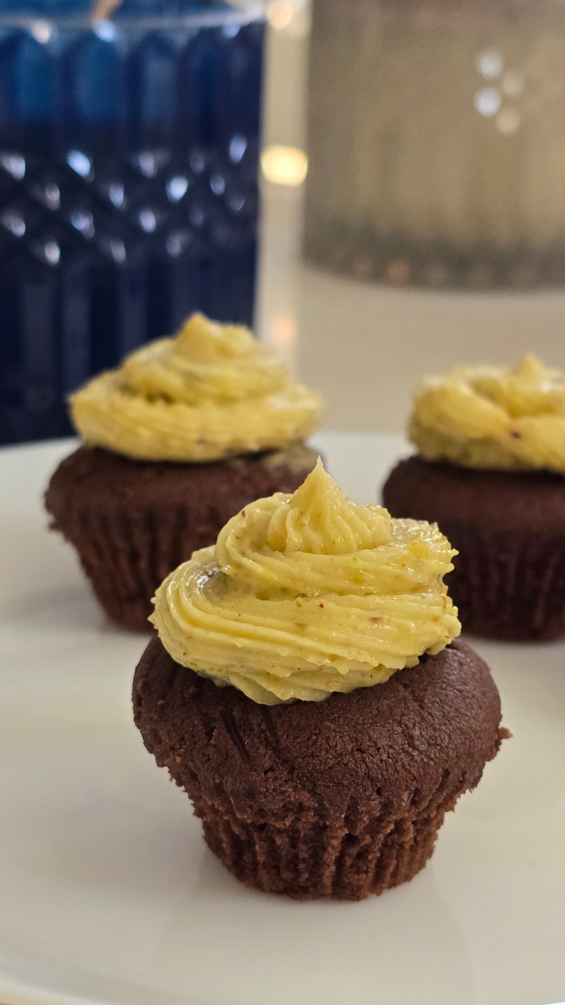 Chocolate pistachio mini cupcakes Chocolate pistachio mini cupcakes