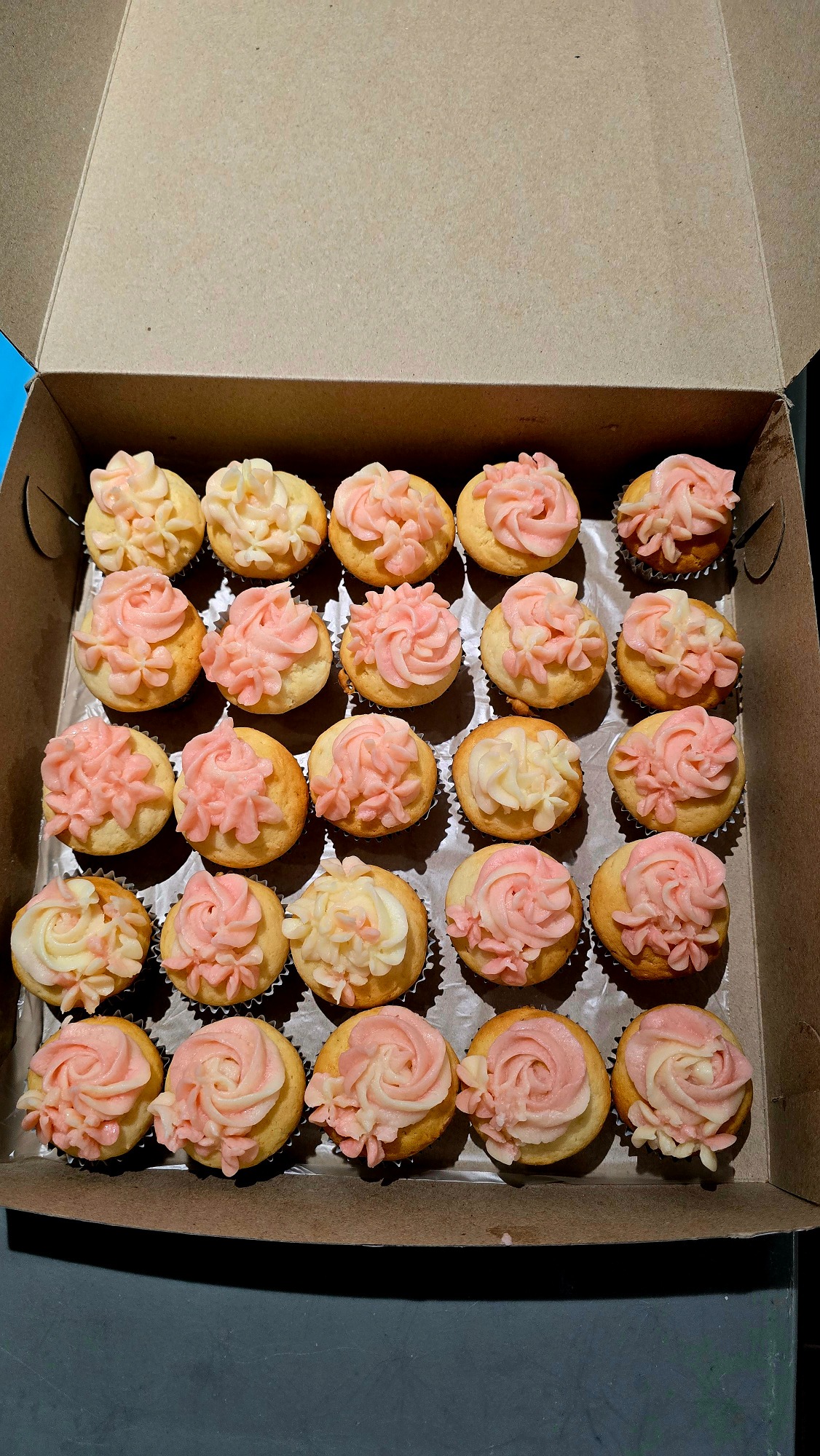 25 pink mini cupcakes 25 pink mini cupcakes